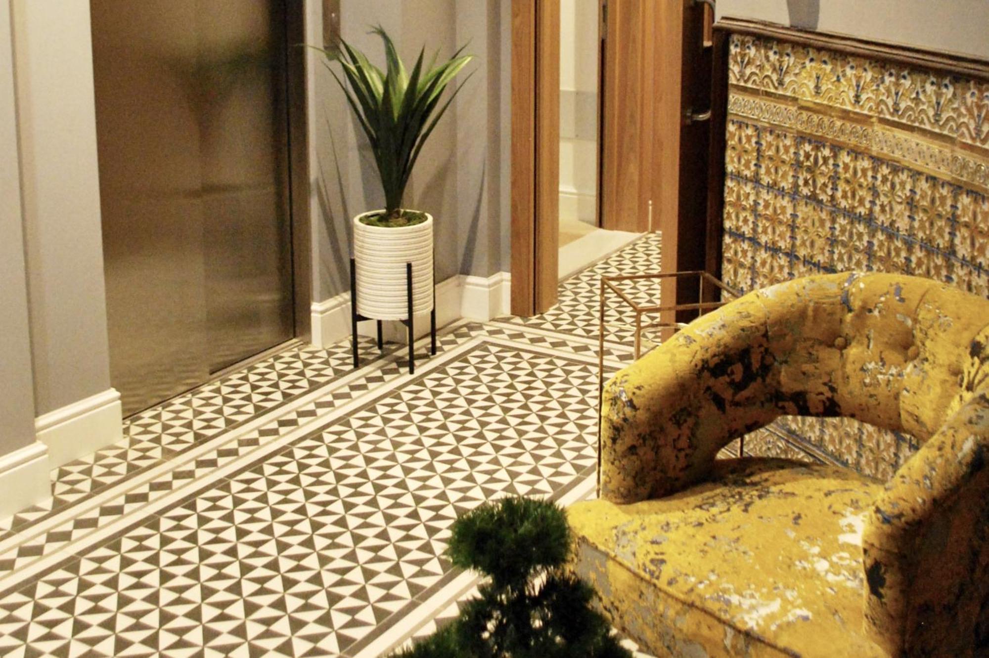 Master Penthouse Double Room Ensuite With Private Terrace - Grand Central House 直布罗陀 外观 照片