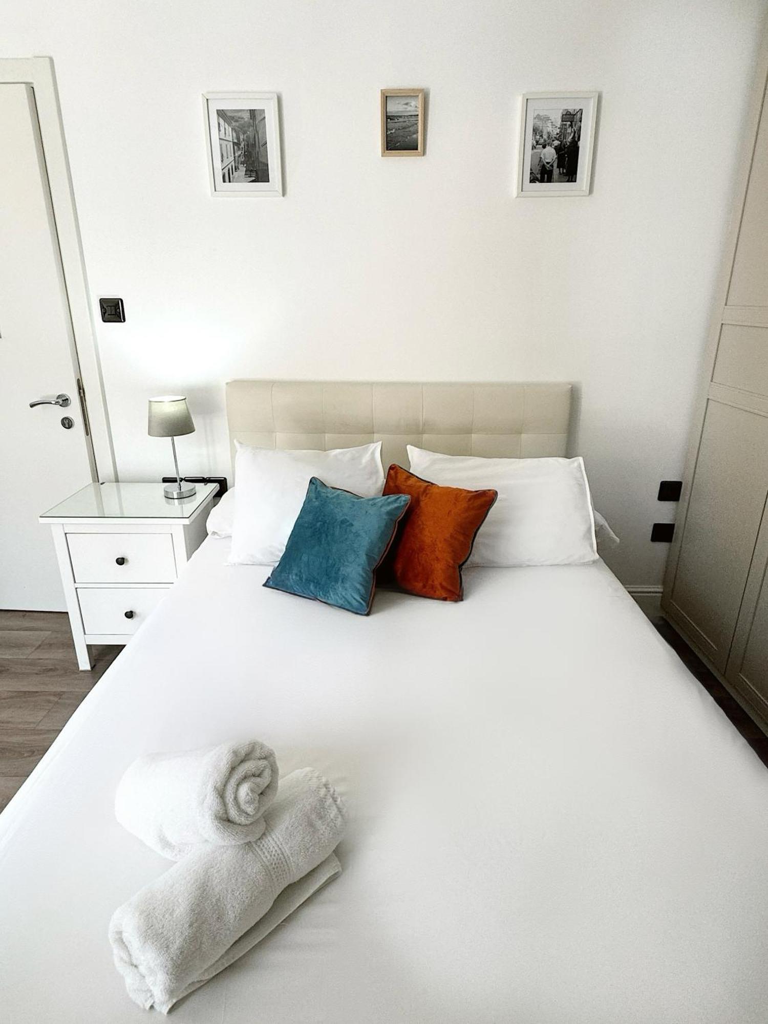 Master Penthouse Double Room Ensuite With Private Terrace - Grand Central House 直布罗陀 外观 照片