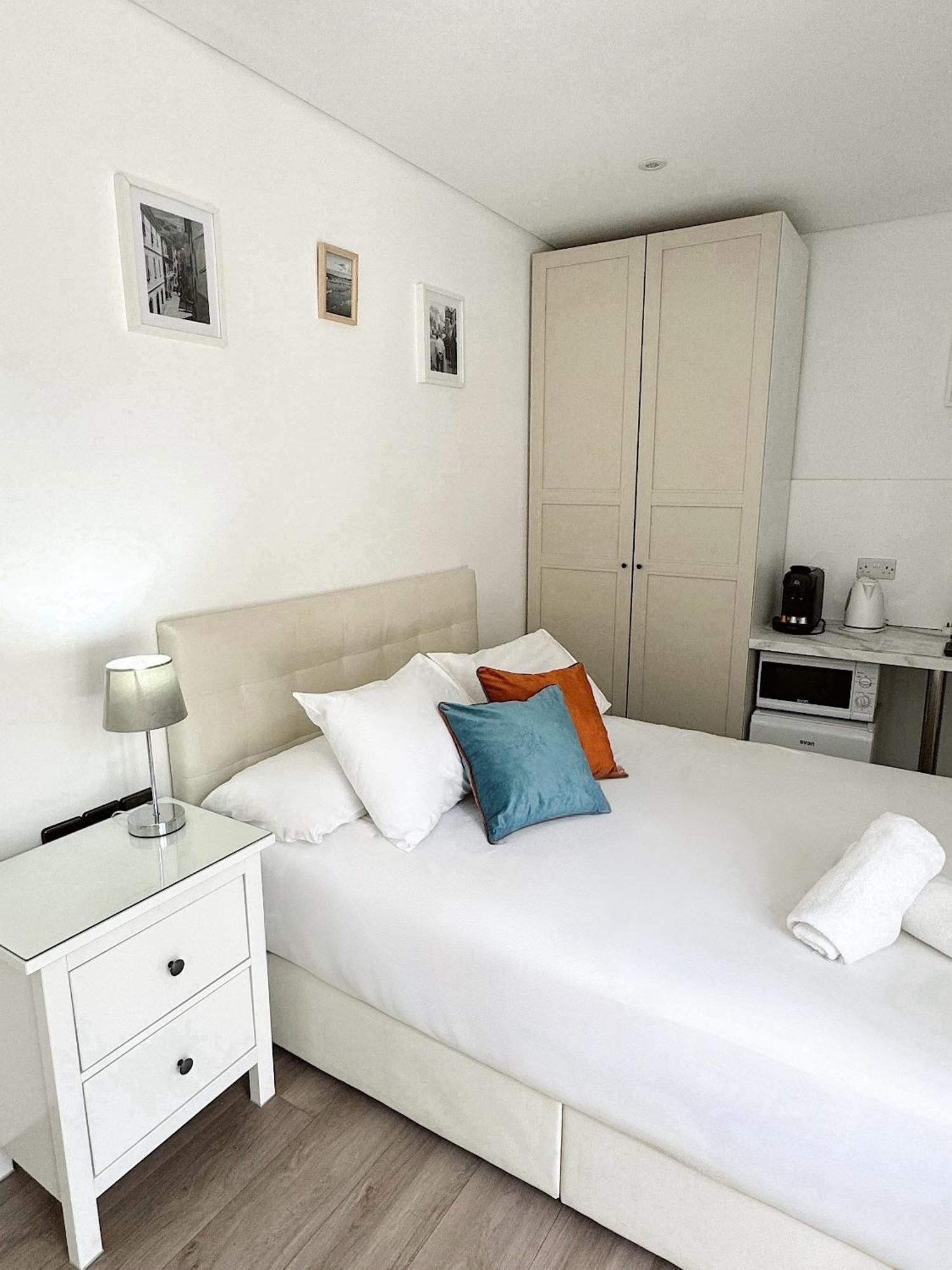 Master Penthouse Double Room Ensuite With Private Terrace - Grand Central House 直布罗陀 外观 照片